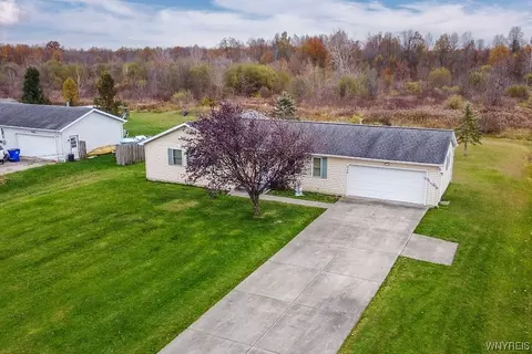 956 Balmer Rd, Porter, NY 14174