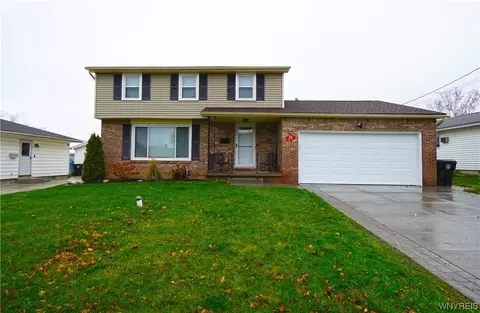 31 Doris Ave, Lancaster, NY 14086