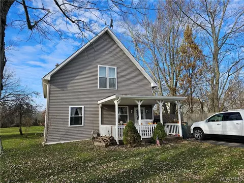 6666 Hunt St, Wheatfield, NY 14304