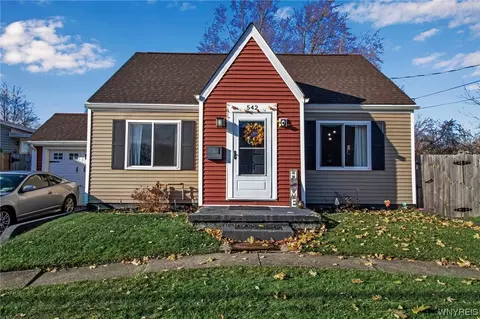 542 79th St, Niagara Falls, NY 14304