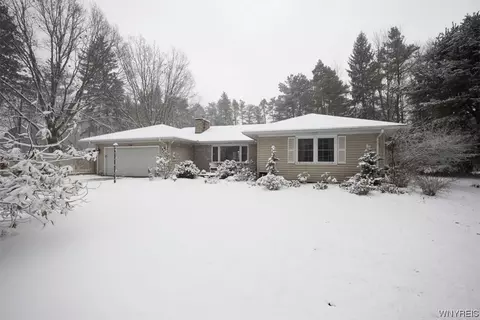 7765 Jewett Holmwood Rd, Orchard Park, NY 14127
