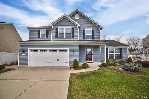 47 Middlebury Ln, Lancaster, NY 14086
