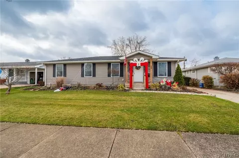 12 Marian Dr, Tonawanda, NY 14150