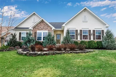 23 Conner Dr, West Seneca, NY 14224