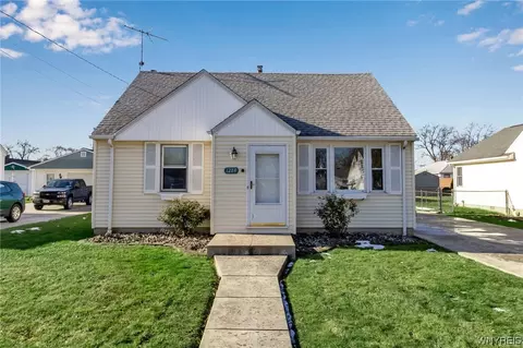 1284 93rd St, Niagara Falls, NY 14304