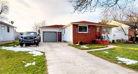 16 Rachelle Dr, Cheektowaga, NY 14227