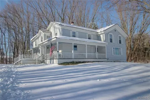 9816 Versailles Plank Rd, Evans, NY 14006