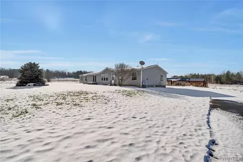 12625 Beebe Rd, Hanover, NY 14081