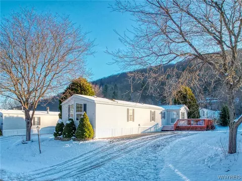 83 Green Valley Ests, Great Valley, NY 14741