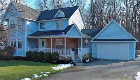 90 Greencastle Ln, Amherst, NY 14221