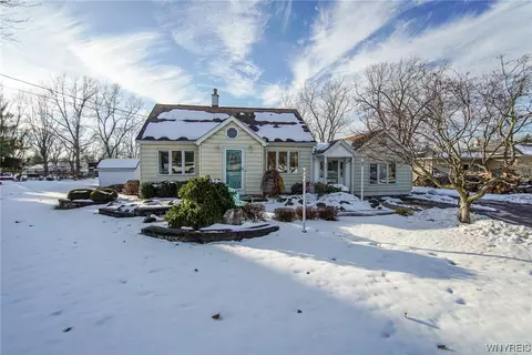 130 Winona Rd, Elma, NY 14059