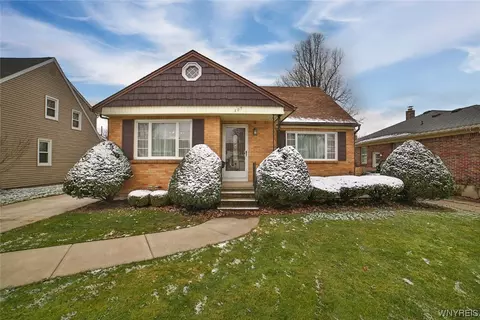 309 Bernhardt Dr, Amherst, NY 14226