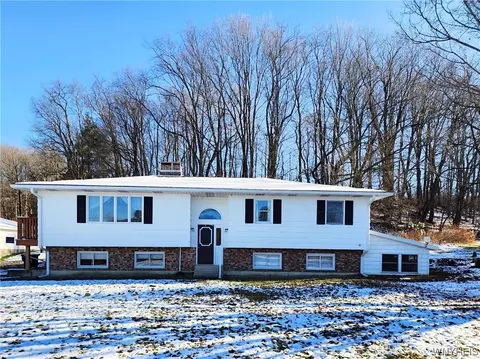 9391 Potter Hill Rd, New Albion, NY 14719