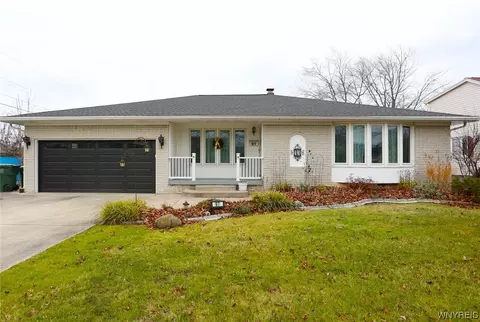 97 Dorset Dr, Depew, NY 14043
