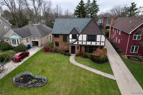 144 Fairlawn Dr, Amherst, NY 14226