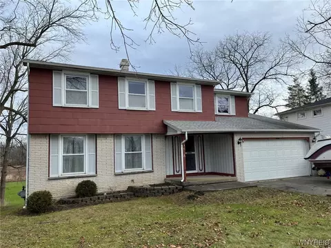 30 Pleasantview Ln, West Seneca, NY 14224