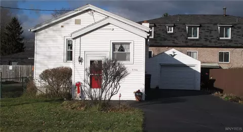 556 Tremont St, North Tonawanda, NY 14120