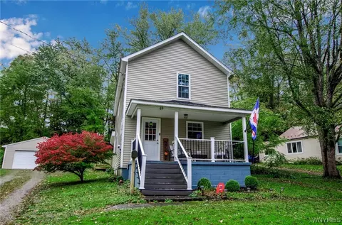 69 Elm St, Springville, NY 14141