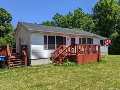 9783 Utica St, Evans, NY 14006