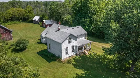 6031 Clinton St, Elma, NY 14059