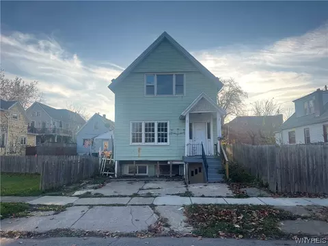 386 14th St, Buffalo, NY 14213
