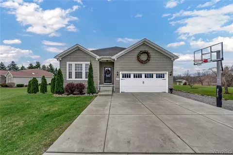 2934 Lower Mountain Rd, Ransomville, NY 14131