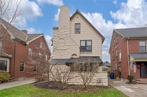 104 North Dr, Buffalo, NY 14216