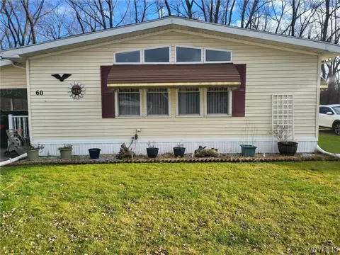 60 Parkside Cir, Cheektowaga, NY 14227
