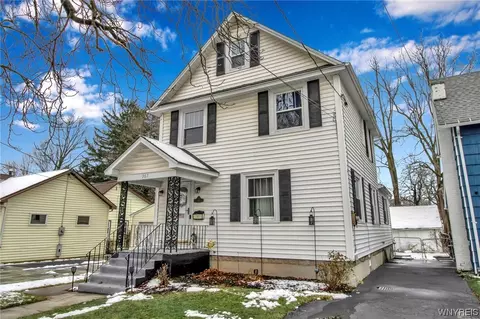 367 E Union St, Lockport, NY 14094