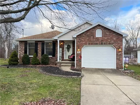5104 Pittsburg St, Hamburg, NY 14075