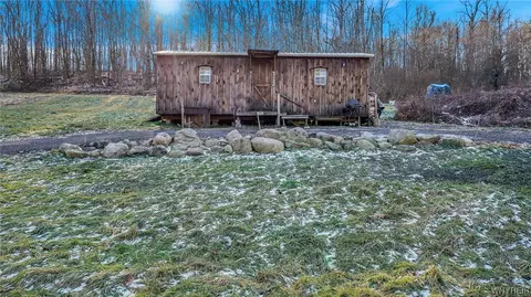 10899 Eastland Rd, Yorkshire, NY 14042