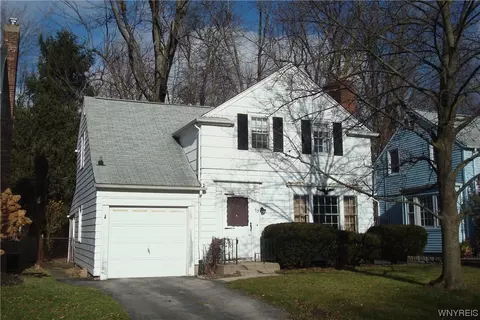 93 Yorktown Rd, Amherst, NY 14226