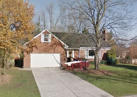 100 Pardee Ave, Lancaster, NY 14086