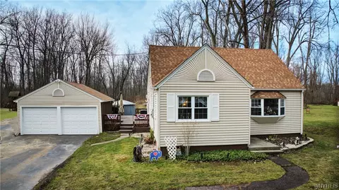 610 Campbell Blvd, Getzville, NY 14068