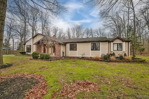 8939 County Rd, Clarence Center, NY 14032