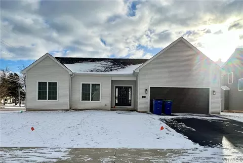 11 Gesel Ln, Amherst, NY 14221