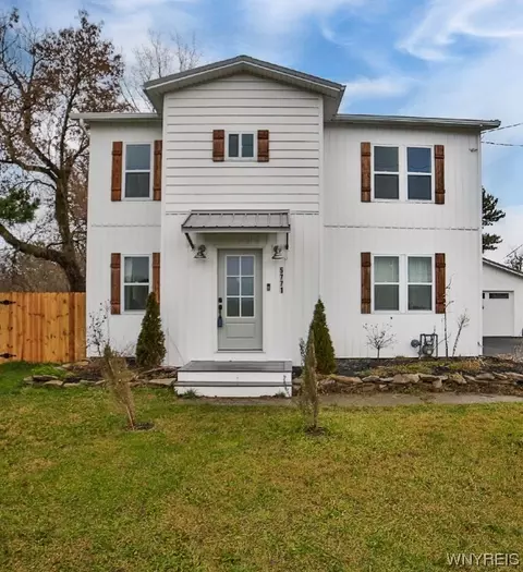 5771 Campbell Blvd, Lockport, NY 14094