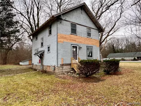 3797 Lockport Olcott Rd, Lockport, NY 14094