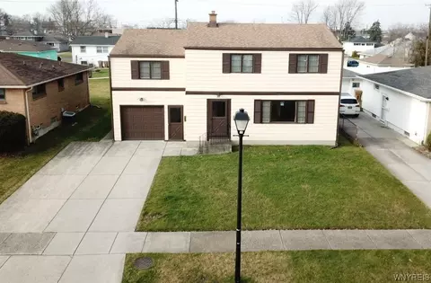 30 Algiers Ln, Cheektowaga, NY 14225