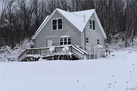 1866 Thornton Rd, Charlotte, NY 14723
