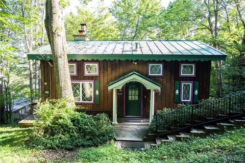 18 Sno Way, Ellicottville, NY 14731