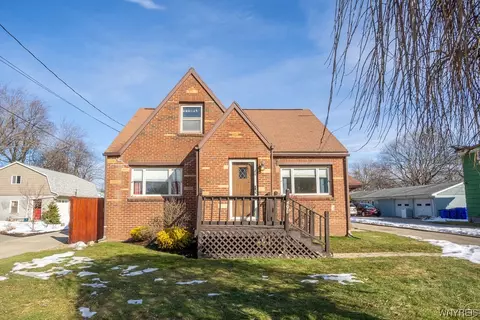 490 Potters Rd, Buffalo, NY 14220