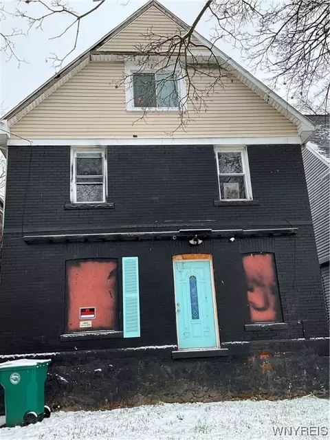 445 6th St, Niagara Falls, NY 14301