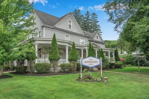 3 Jefferson St, Ellicottville, NY 14731