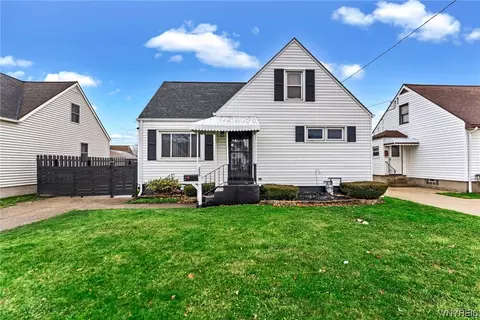 288 N Meadowbrook Pkwy, Cheektowaga, NY 14206