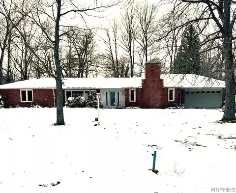 1435 Underhill Rd, Aurora, NY 14052