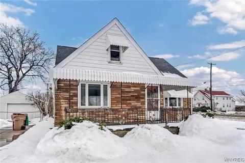 221 N Meadowbrook Pkwy, Cheektowaga, NY 14206