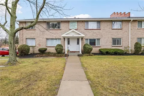 179 Old Lyme Dr #5, Amherst, NY 14221