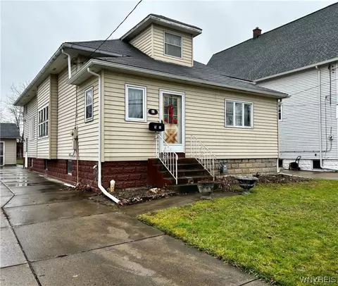 51 E Milnor Ave, Lackawanna, NY 14218