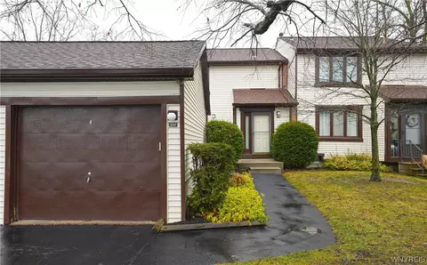 707 Charlesgate Cir, East Amherst, NY 14051